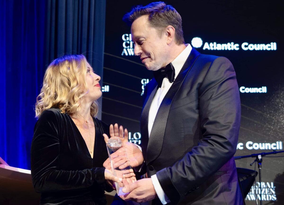 Italia in trattative con SpaceX di Elon Musk per servizi sicuri di telecomunicazioni - 