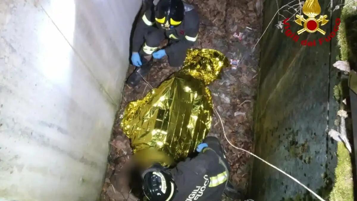 Cade in un canale di scolo profondo due metri e rimane bloccata: soccorsa una 66enne a Rigolato - 