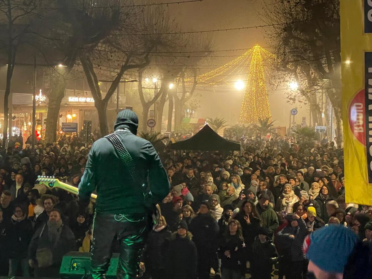 Successo per gli eventi di Capodanno a Lignano Sabbiadoro: 100.000 presenze in 4 giorni - 