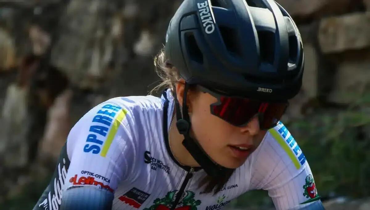 Si stava allenando col fratello: muore investita da un'auto la promessa del ciclismo 19enne Sara Piffer - 