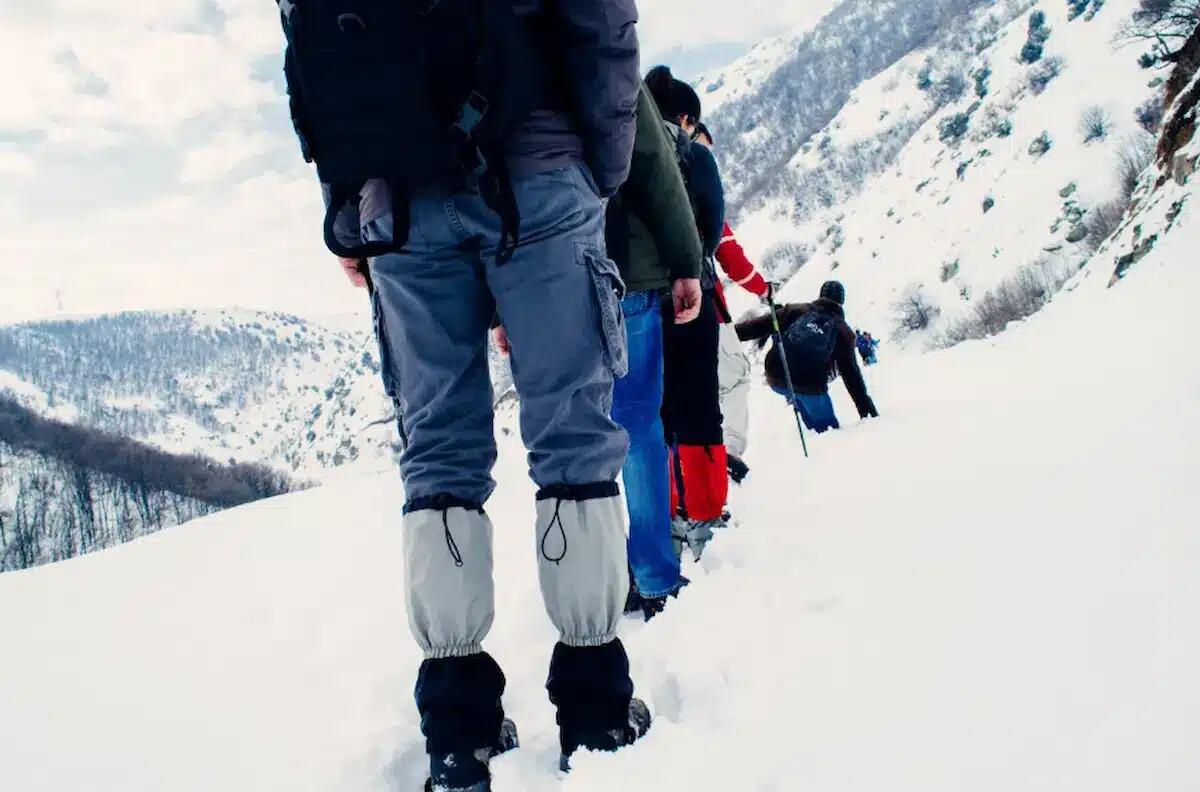 Ciaspole e passeggiate sulla neve: il nuovo trend tra gli amanti della montagna - 