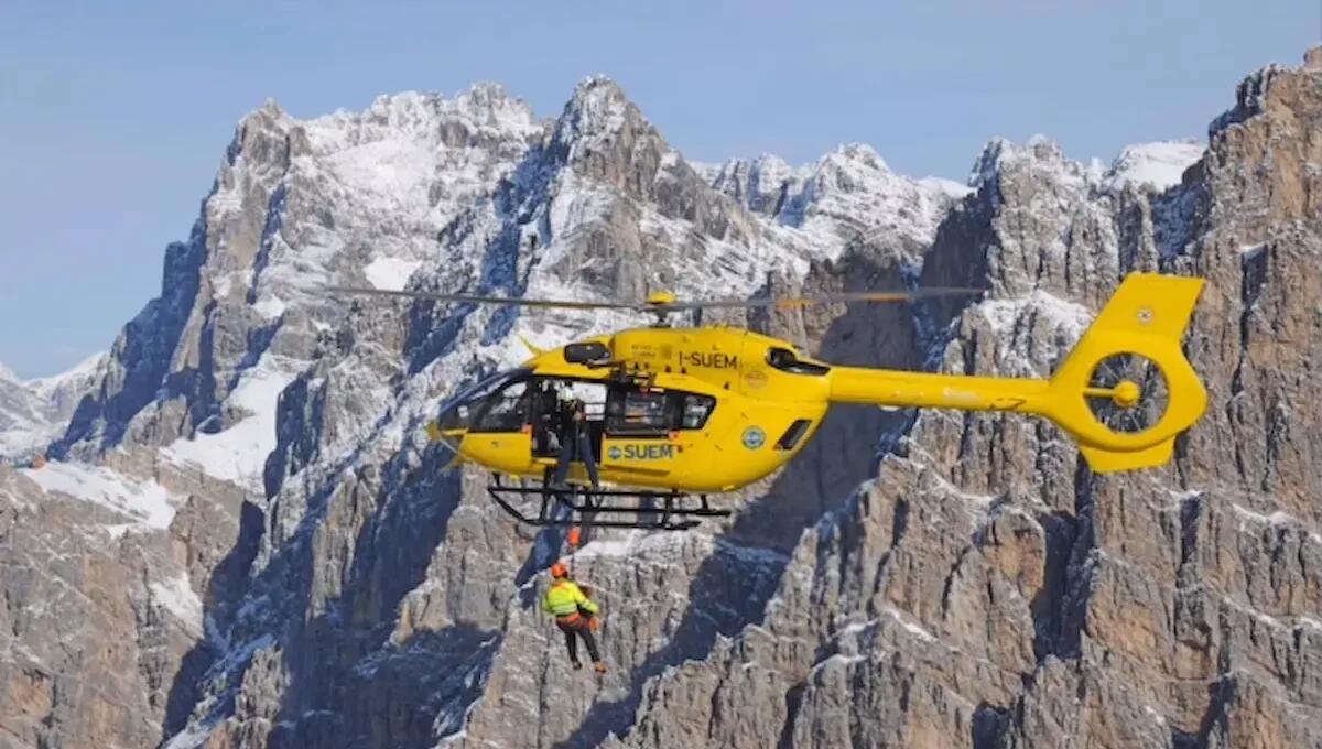 Cade mentre affronta una discesa a 2.800 metri di quota: scialpinista francese elitrasportata in ospedale - 