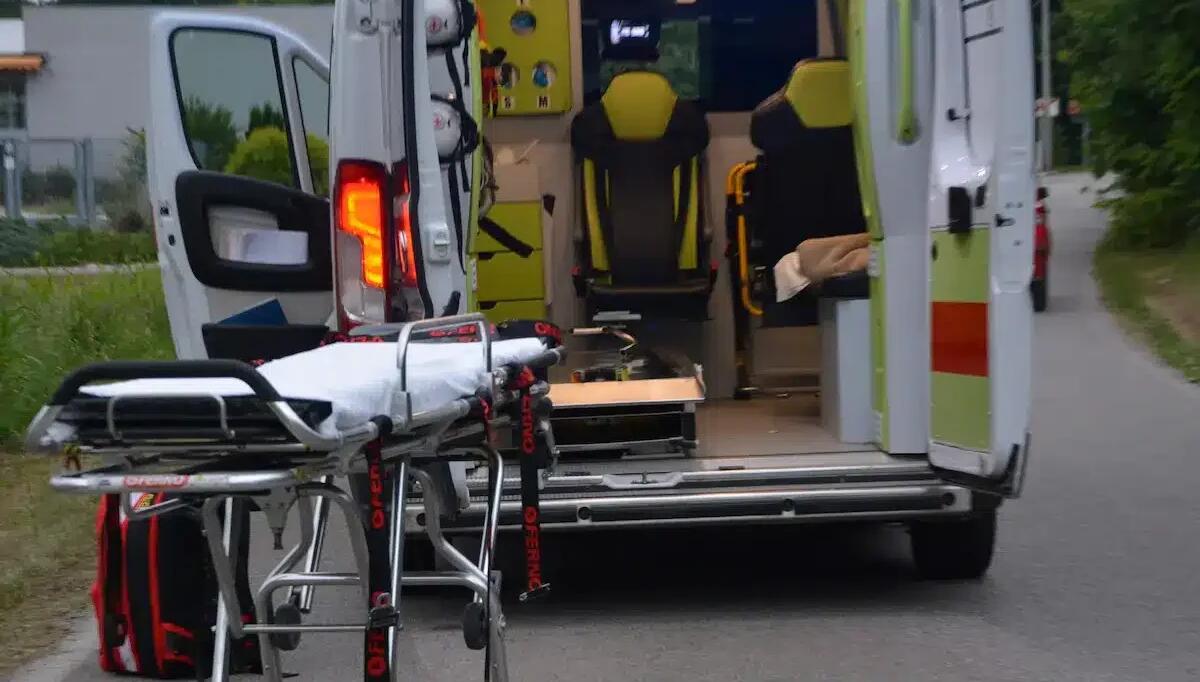 Forte odore di gas in casa: i pompieri forzano la porta e trovano un 72enne a terra, era caduto da 2 giorni - 