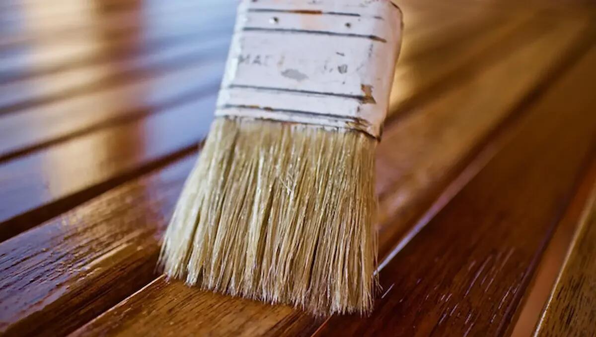 Rimettiamo a nuovo il legno con gli sverniciatori di qualità - 