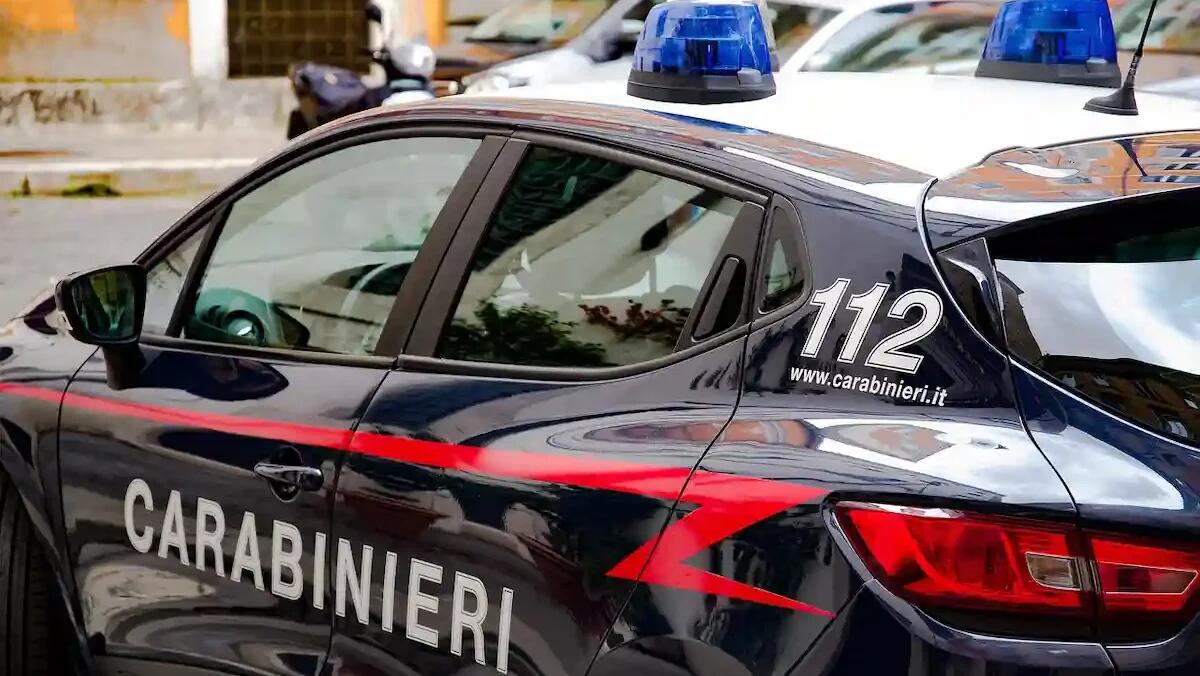 26enne nigeriano fermato con 27 dosi di eroina,  tenta la fuga: arrestato e condannato a 8 mesi - 