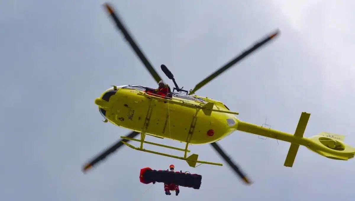 Scivola sulla neve e cade di schiena a 1800 metri di altitudine: elisoccorso escursionista 22enne - 