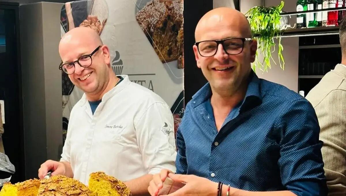 Simone Bortolus si prepara per la finale di “Divina Colomba 2025” con la sua colomba salata - 
