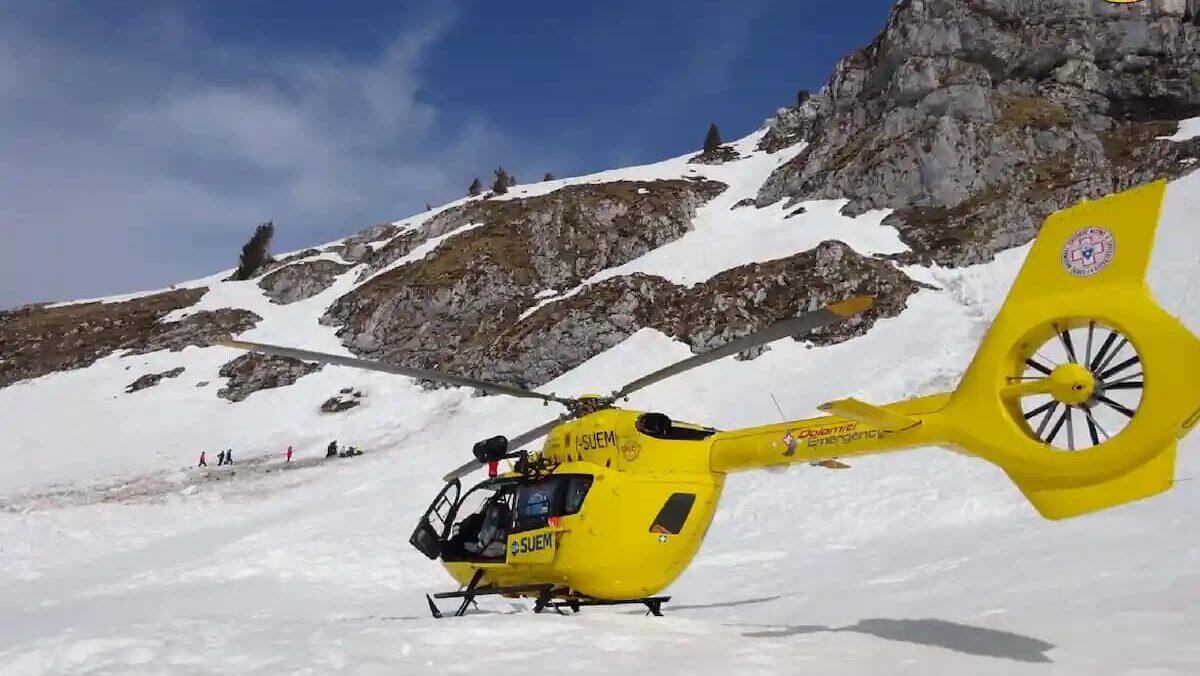 Tragedia sulle piste da sci, finisce fuori pista: 14enne muore sul colpo - 