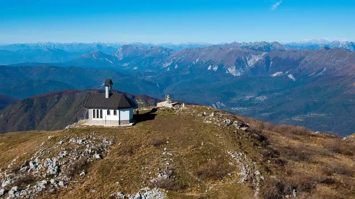Cosa visitare in Fvg, alla scoperta del monte Matajur e della chiesa del Cristo Redentore -
