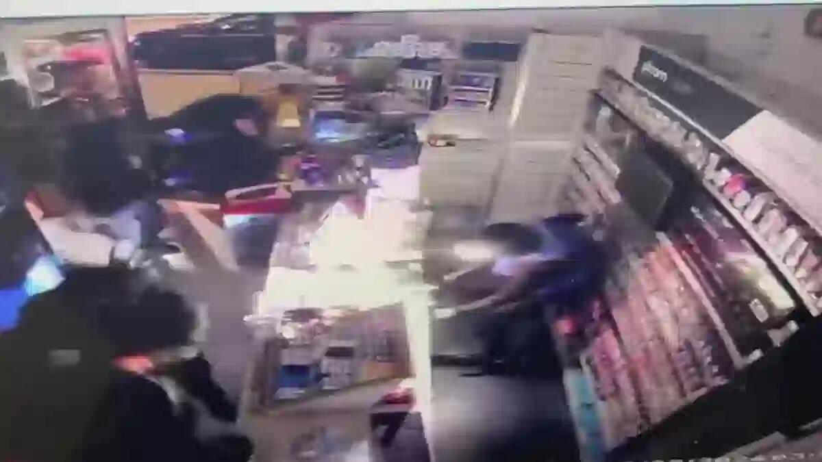 Udine, furto in tabacchino: rubati oltre 6.500 euro tra sigarette e contanti - 