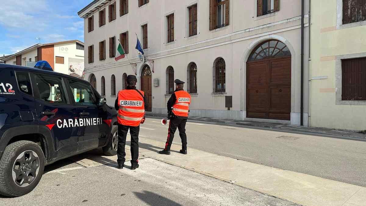 Due giovani picchiati e derubati brutalmente ad Aviano: arrestati gli aggressori, sono due minorenni - 