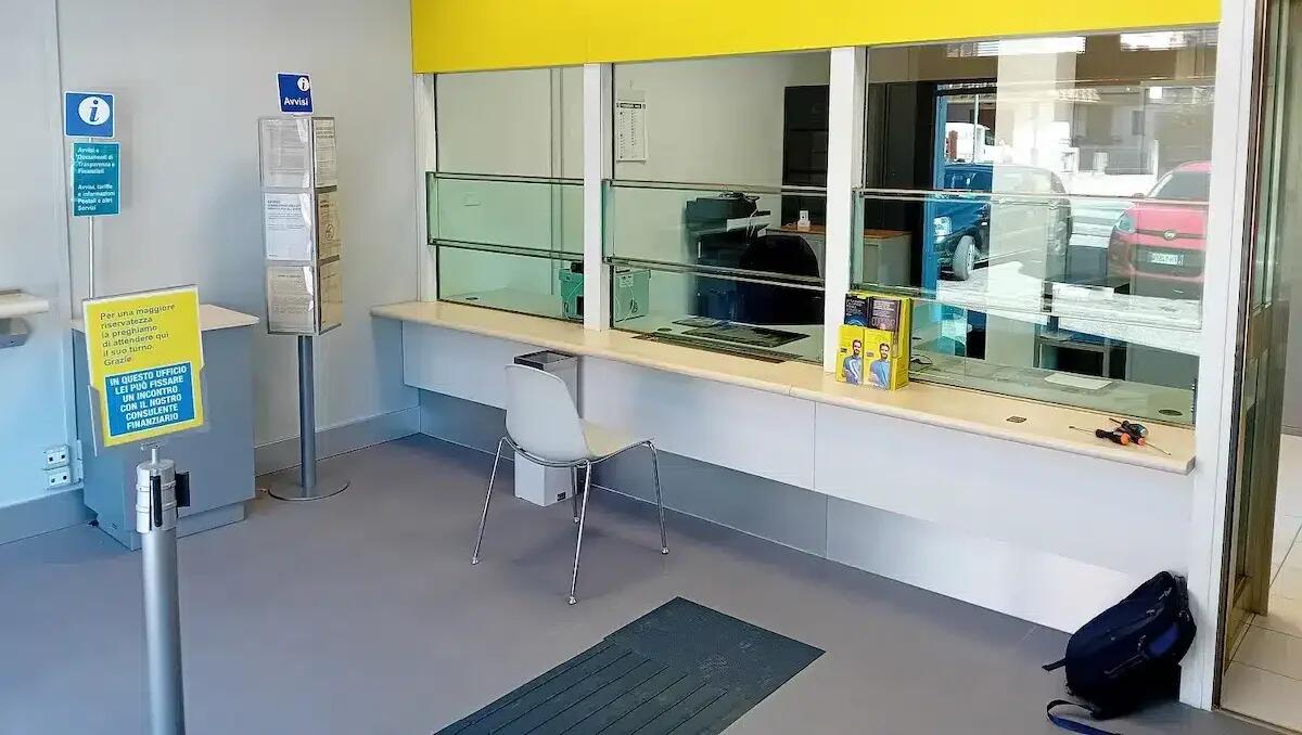 Riaperto l'Ufficio Postale di Sutrio con il progetto Polis: nuovi servizi digitali per la comunità - 