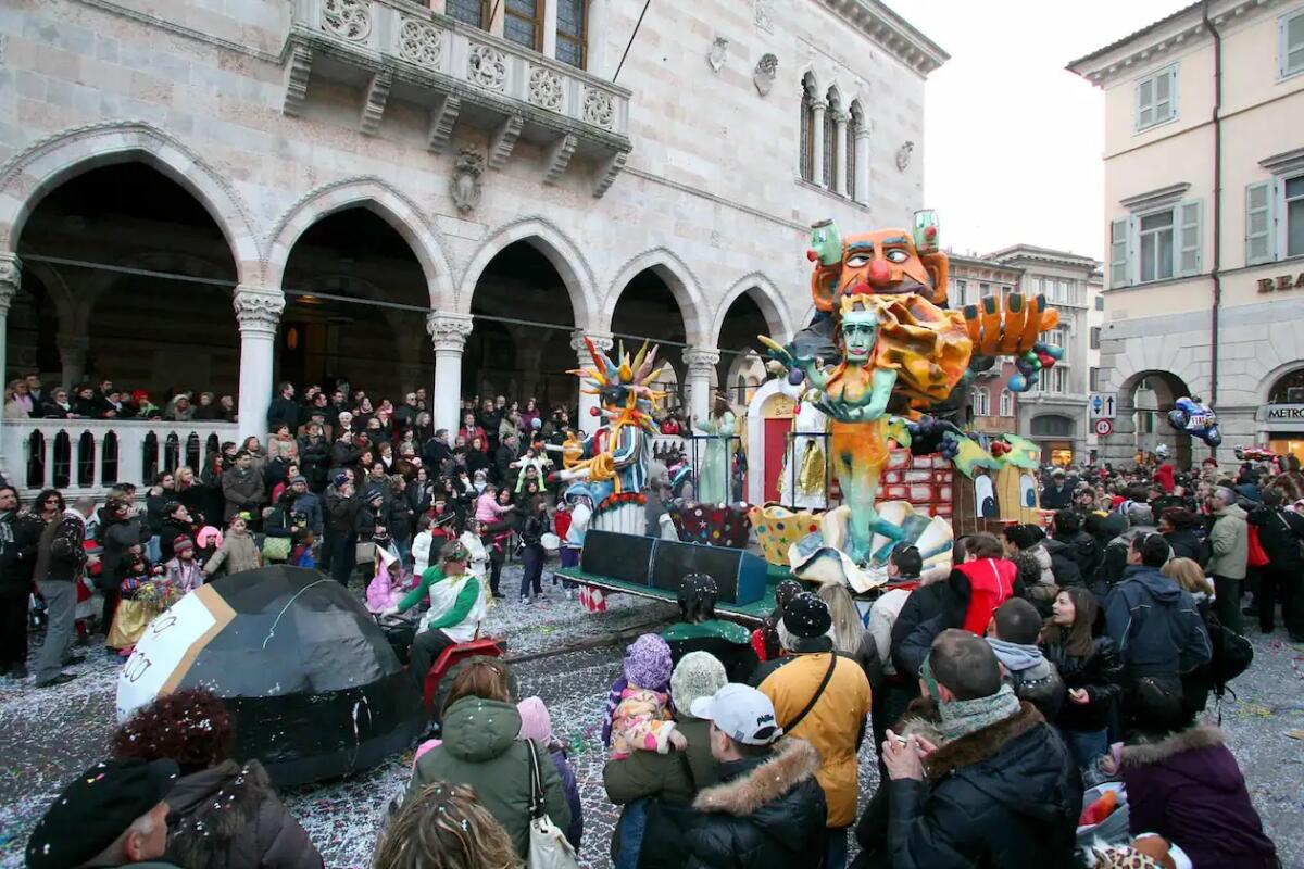 Udine si prepara al carnevale 2025: sfilate, spettacoli e intrattenimento per grandi e piccoli - 