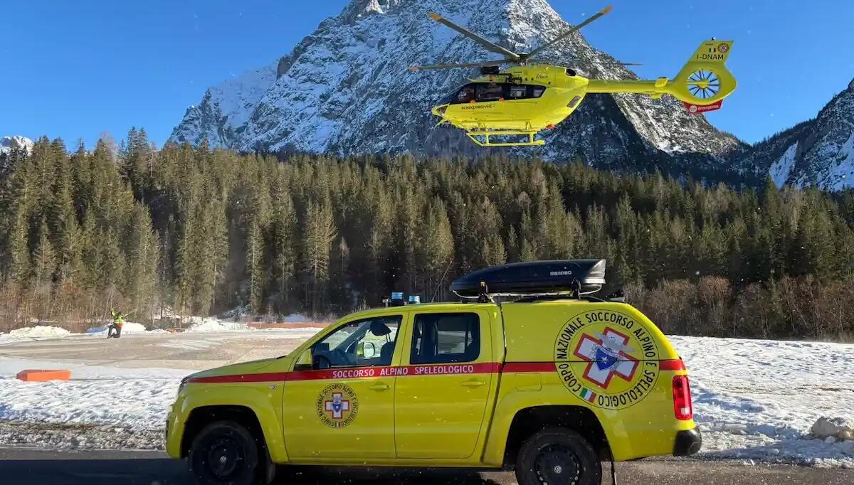 Si frattura un ginocchio mentre lavora nel bosco: 56enne soccorso ed elitrasportato in ospedale - 