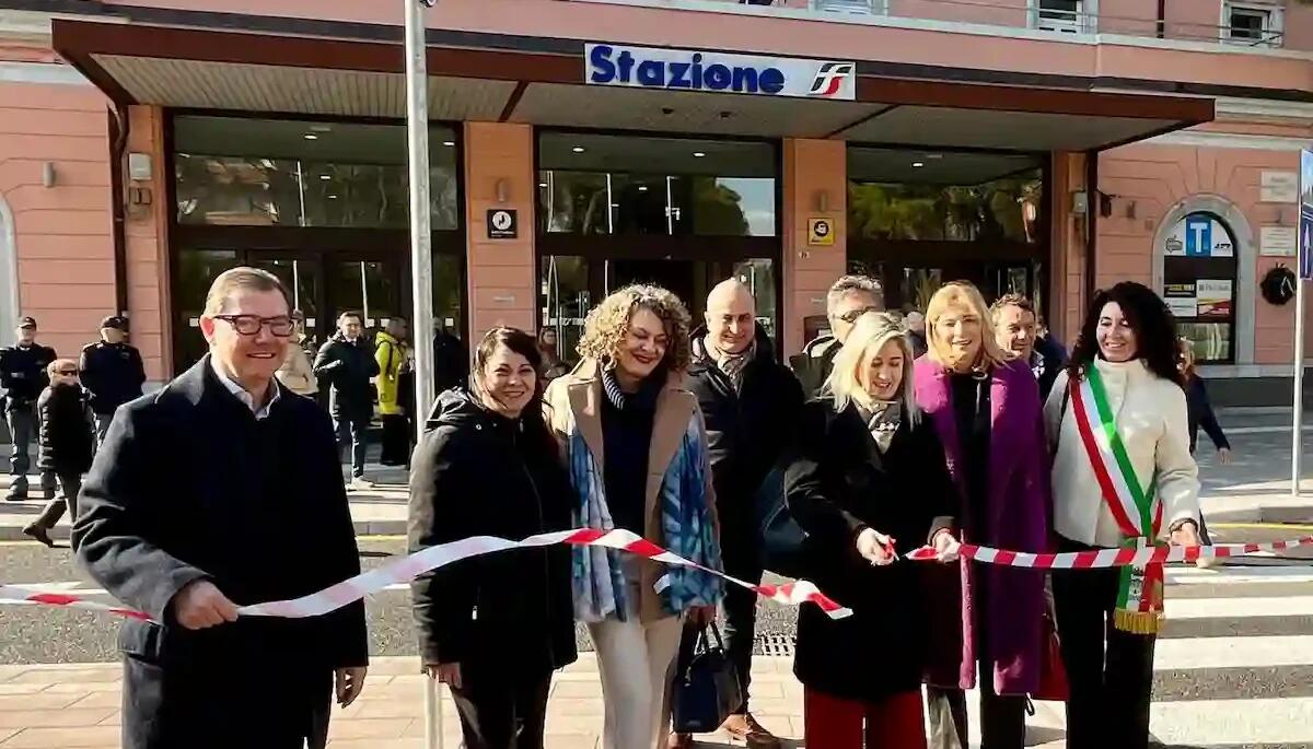 Gorizia e Nova Gorica unite da un sistema di trasporto pubblico rinnovato: inaugurata la stazione ferroviaria - 