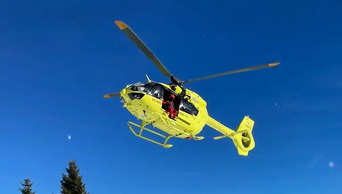 Si schianta contro un pilone dell'impianto di risalita della pista da sci: muore turista olandese 50enne -