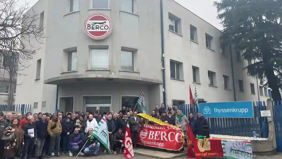Berco, sciopero totale contro i licenziamenti: stabilimento bloccato - 