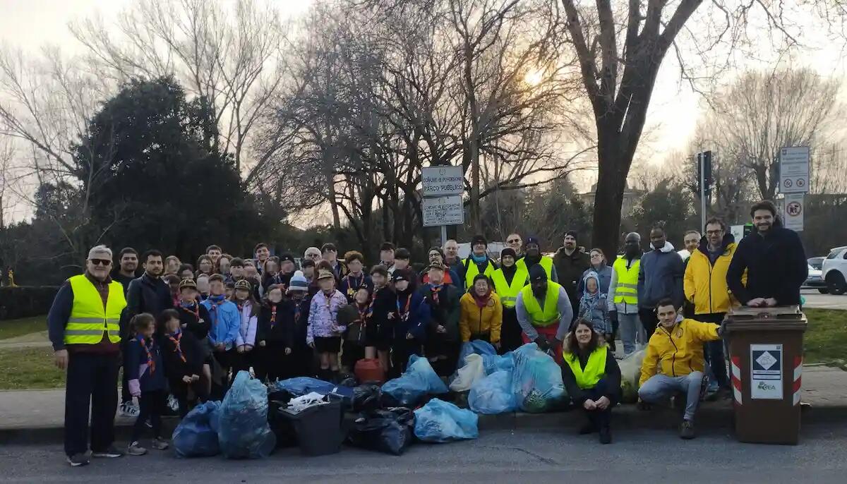 Pordenone, successo per "Puliamo i Quartieri": oltre 50 volontari ripuliscono la zona Beato Odorico - 