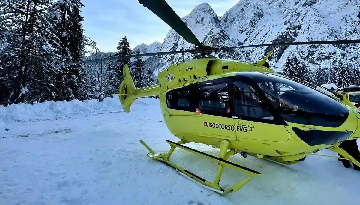 Cade rovinosamente sulla pista per non centrare un altro sciatore: 76enne elitrasportato in ospedale - 