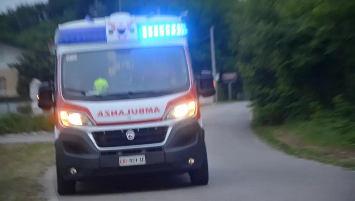 Investita da un'auto in viale Palladio: 27enne trasportata all'ospedale in codice rosso - 