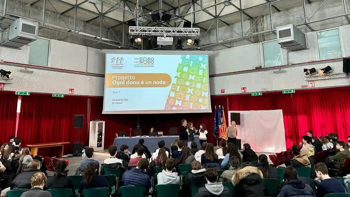 Ogni dono è un nodo: il progetto di AIL Treviso coinvolge i giovani del Liceo Da Vinci -