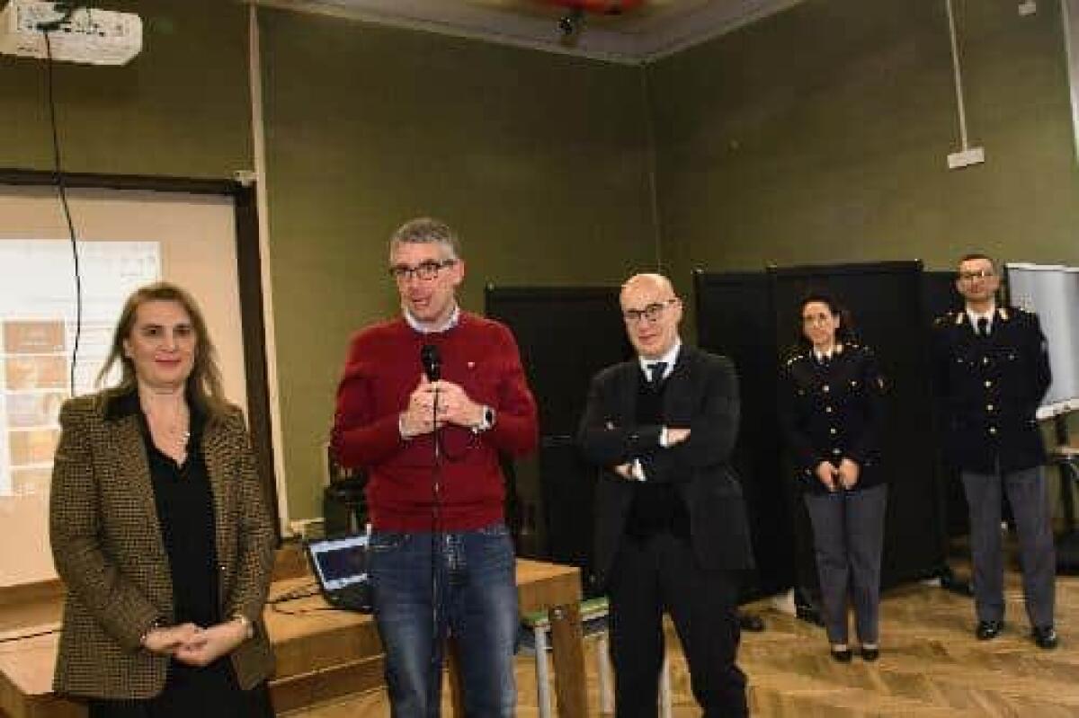 Assessore Roberti al Safer Internet Day: contrasto al cyberbullismo - 