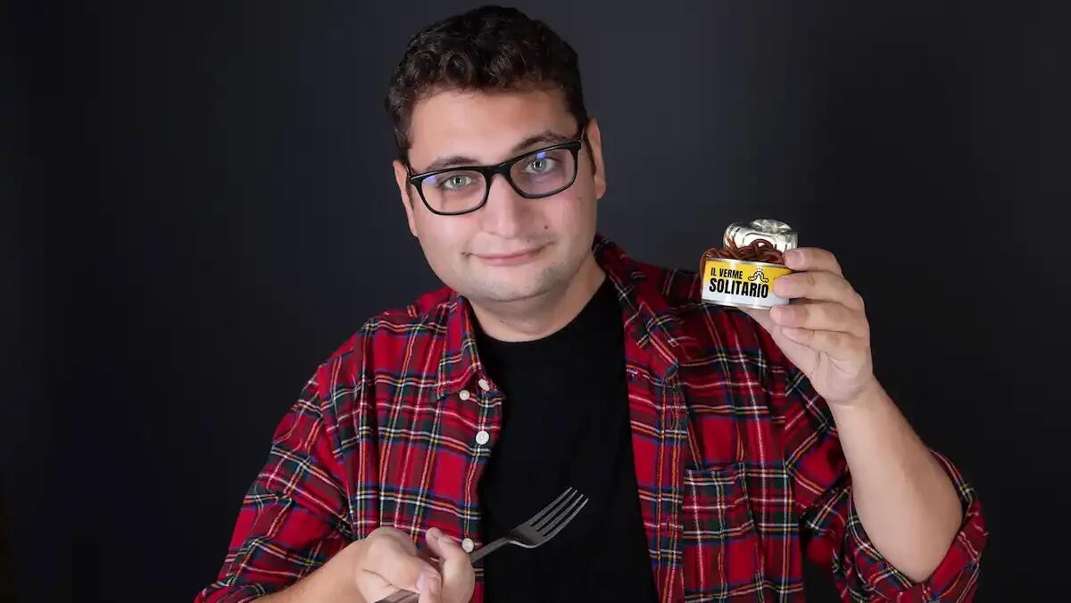 Tommaso Faoro in scena con Il verme solitario al Teatro del Parco di Mestre -