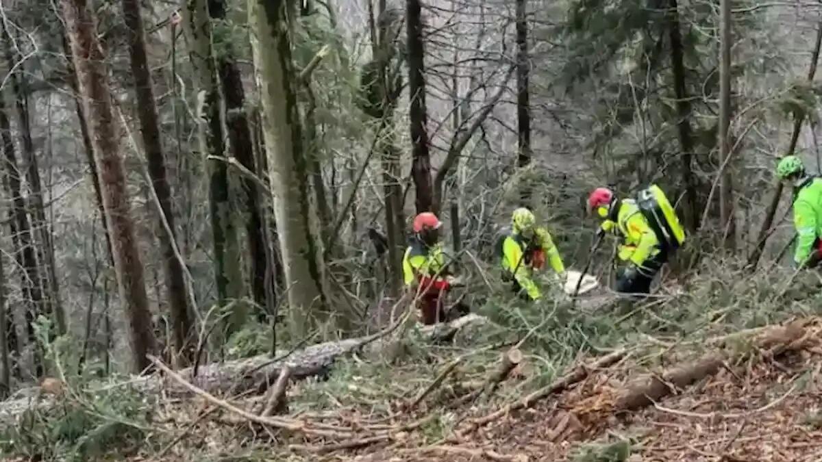 Pomeriggio di ricerche, infortuni e recuperi sui sentieri: salvati due escursionisti, cosa è successo - 