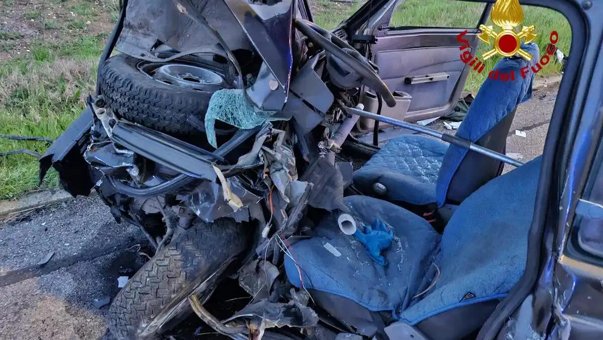 Tremendo scontro tra Audi A4 e Fiat Panda: un morto e due feriti di cui uno gravissimo - 