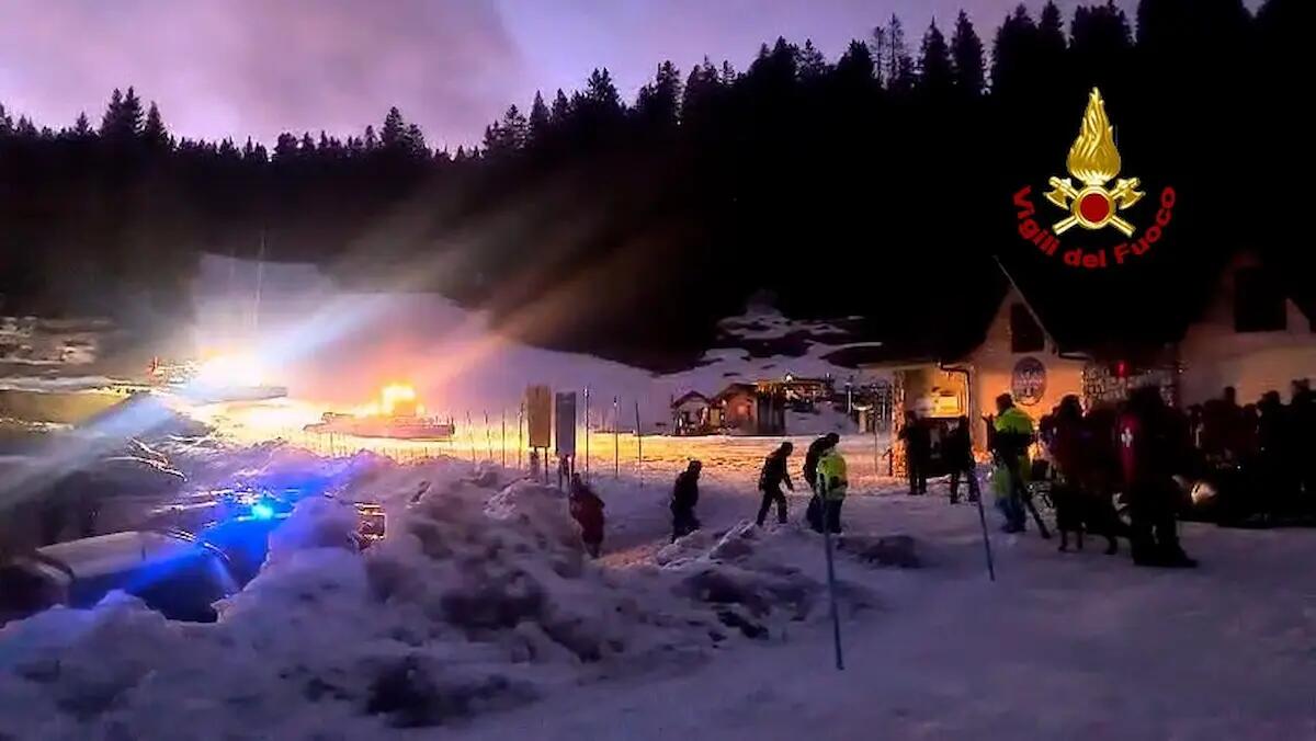 Bimbo di 5 anni si perde mentre scia con il padre, ritrovato dai vigili del fuoco al calare del buio - 