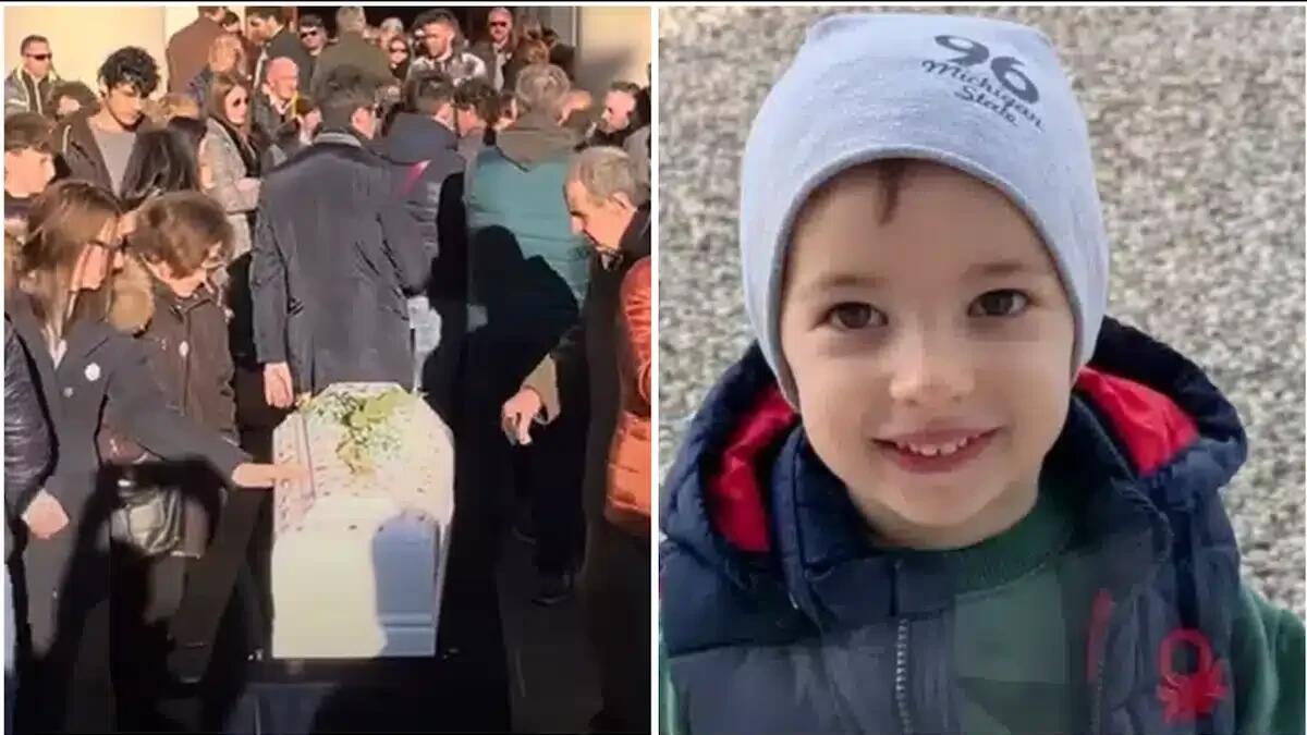 Centinaia di persone al funerale di Leonardo, morto a 2 anni. I genitori: "Eri il sole delle nostre giornate" - 