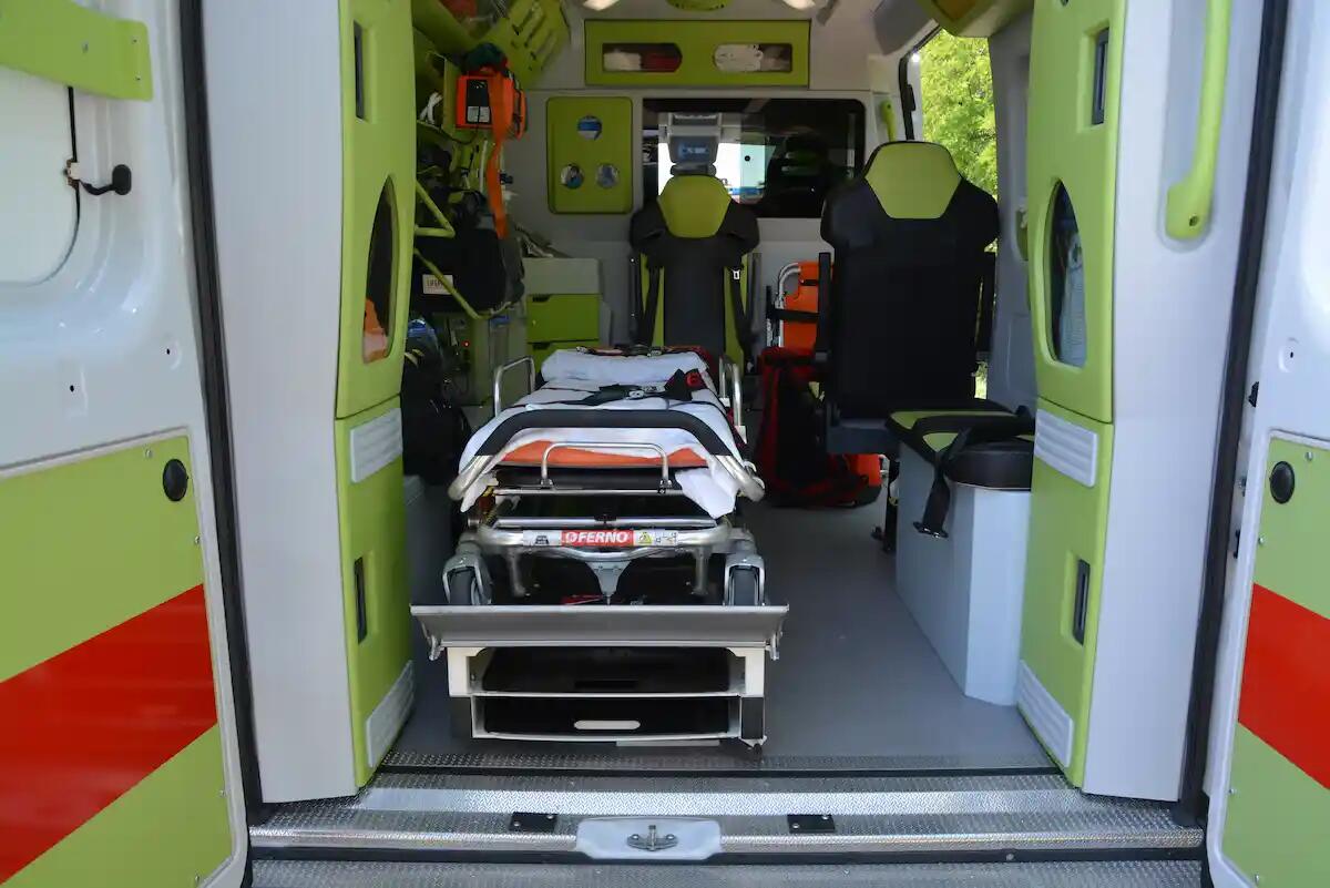 Perde il controllo della sua moto e finisce in un fossato: incidente mortale per un 50enne - 