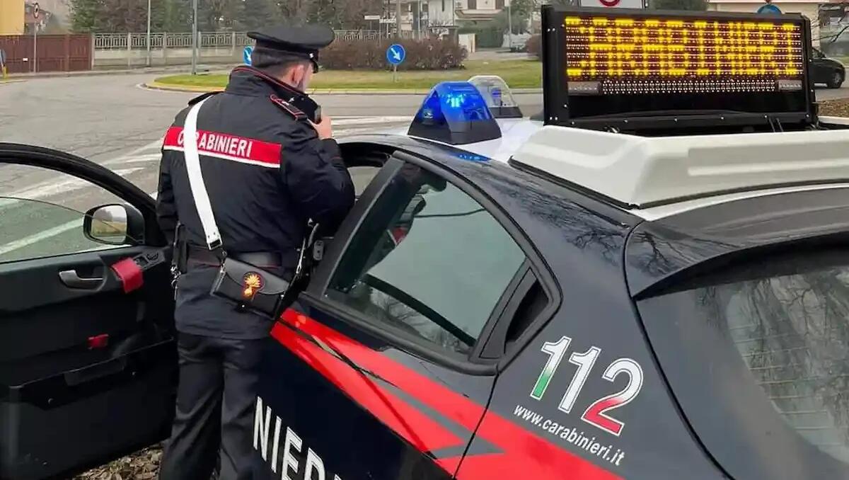Fermato dai Carabinieri, rinvenuti cocaina e contanti nell'auto: 43enne accusato di spaccio di droga - 