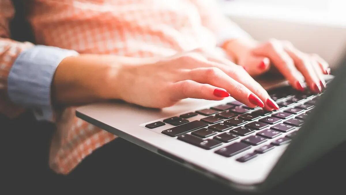 Scrivere per il Web: la 6^ edizione del corso digitale esplora l’Intelligenza Artificiale - 