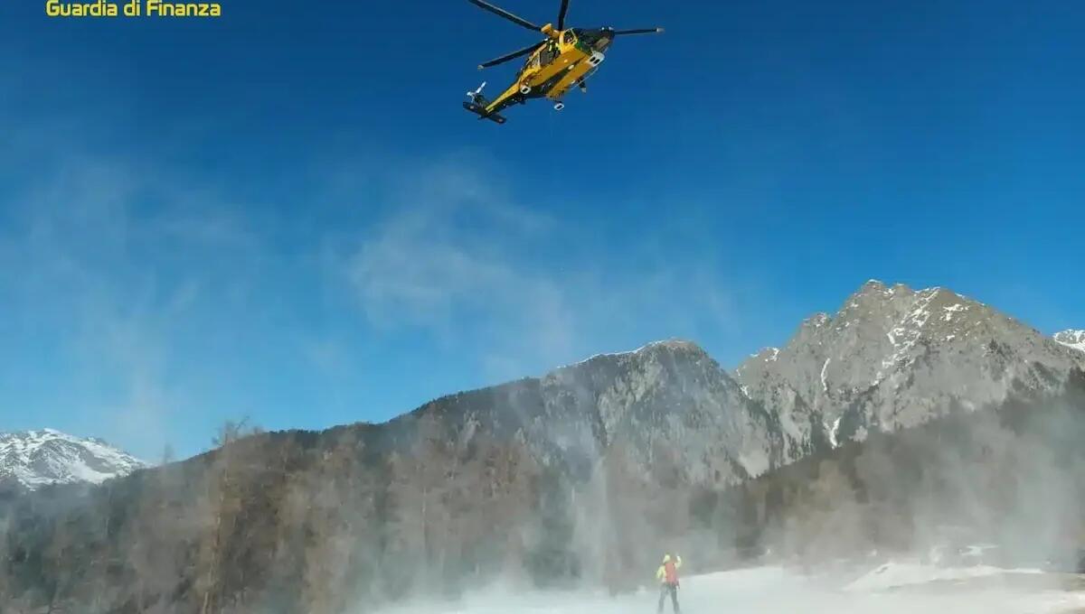 Malore a 3500 metri di altitudine: escursionista elisoccorso e portato in ospedale -