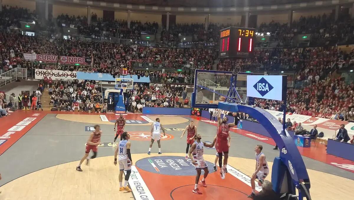 Trieste domina Treviso nel derby del Nord-Est, finisce 85-73: fanno festa gli oltre 5700 del PalaTrieste - 