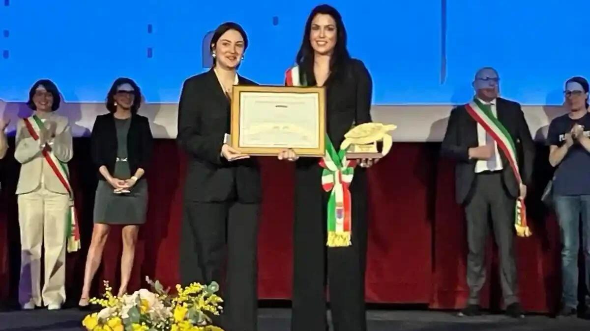 Jesolo riconfermato “Comune Plastic Free” con due tartarughe: un premio per l’impegno ecologico -