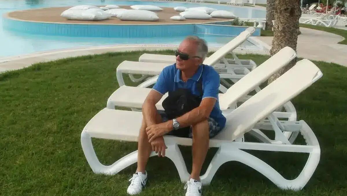 Spinge via la moglie salvandole la vita, ma sacrifica la sua: Mirco Corà muore investito da un Suv a 75 anni - 