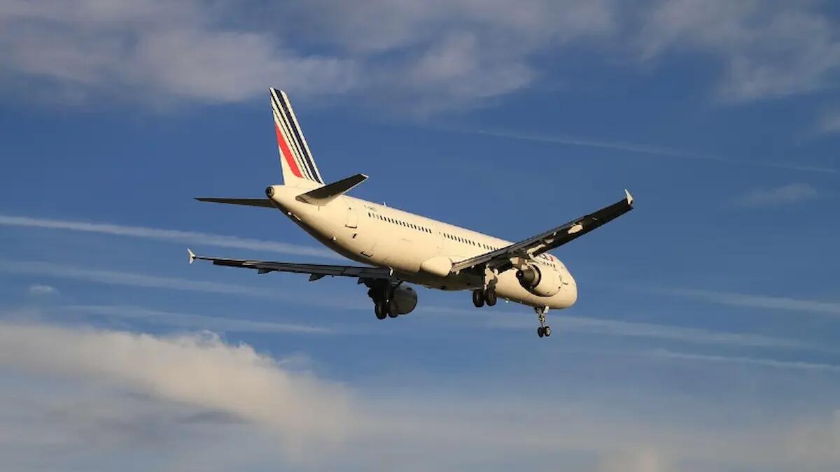 Odore di bruciato in cabina, scatta l'allarme in volo: aereo costretto all'atterraggio di emergenza a Venezia - 