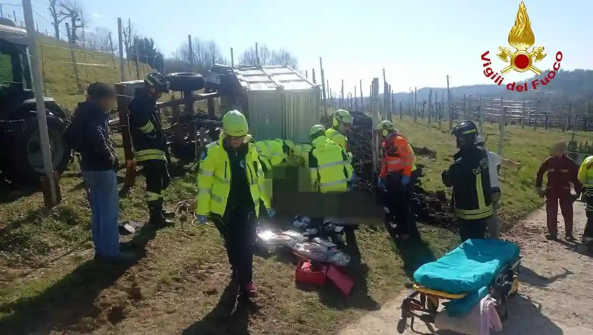 Attimi di paura in vigna, operaio rimane incastrato sotto un rimorchio: trasportato in ospedale con l'elisoccorso - 