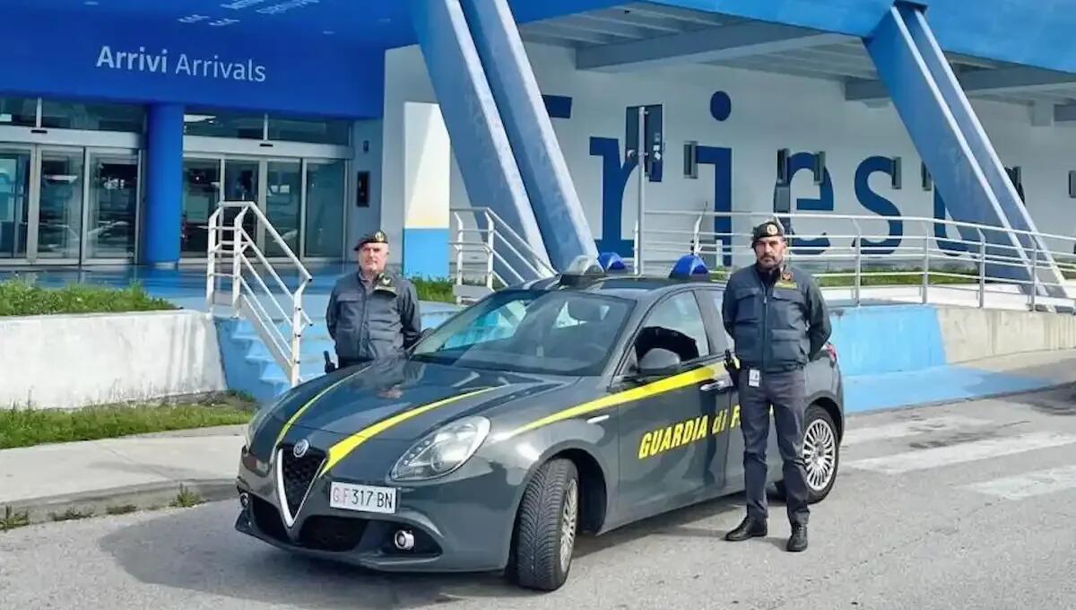 Aerotaxi Trieste Airport: evasione fiscale per oltre 60mila euro, una dozzina di ditte coinvolte - 