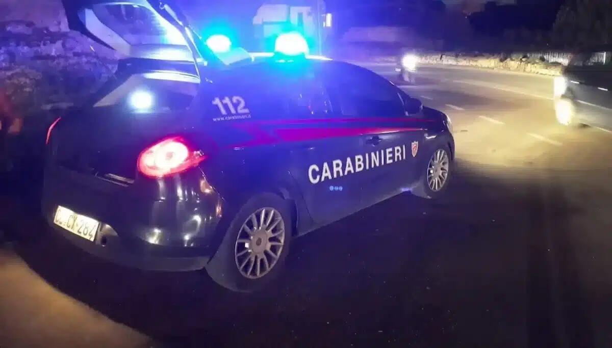 Ladri "gentiluomini": bussano alla finestra, si fanno aprire e consegnare il denaro. Colpo da 8mila euro - 