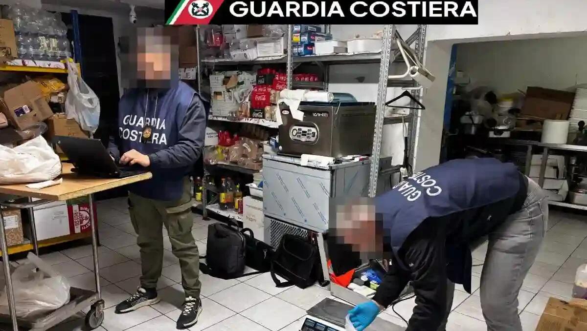 Cibo senza tracciabilità in un ristorante, 90 kg sequestrati: esercente denunciato - 