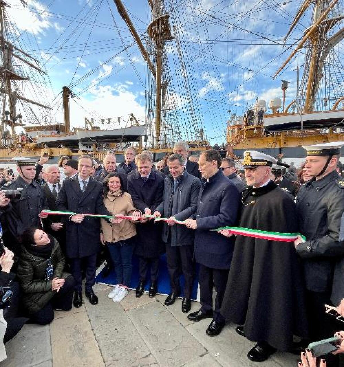 Affetto e orgoglio per l'Amerigo Vespucci a Trieste - 