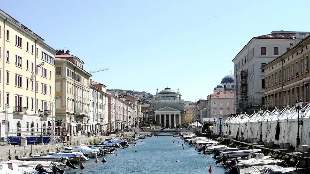 Pescatore 63enne trovato senza vita nella sua barca: era morto da diverse ore - 