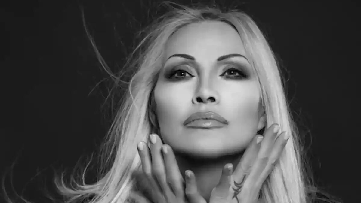 Anna Oxa protagonista al Lignano Sunset Festival con il suo tour “Voce Sorgente” - 