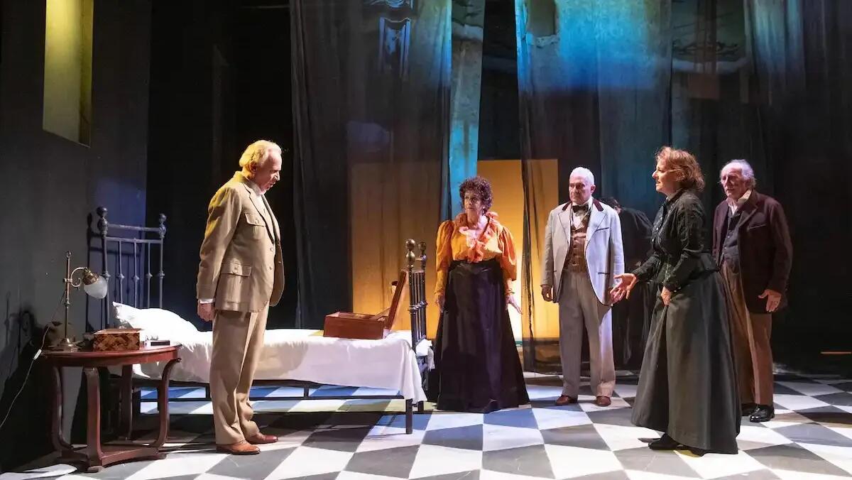 Il fu Mattia Pascal: l'adattamento teatrale di Pirandello al Teatro Nuovo di Udine - 