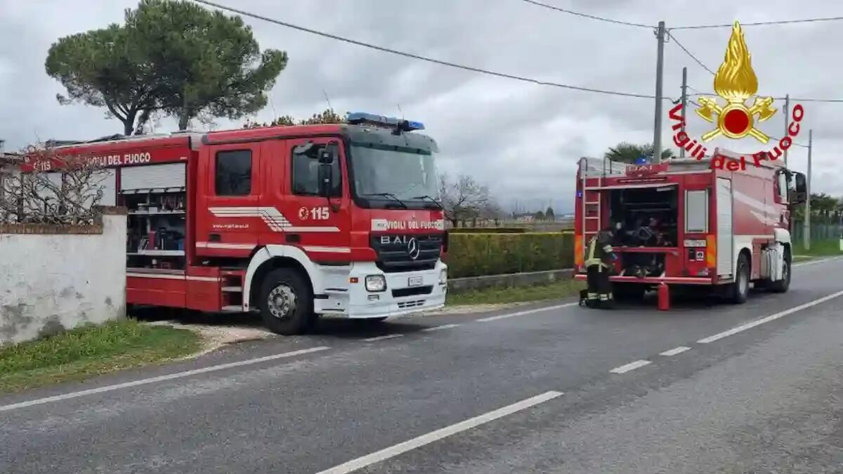 Brucia l'isolamento termico, scoppia incendio in una villetta -