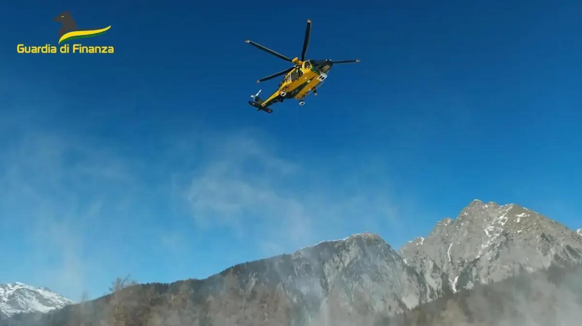 Sciano fuoripista e provocano una valanga: beccati dalle telecamere i responsabili, sono tre minorenni - 