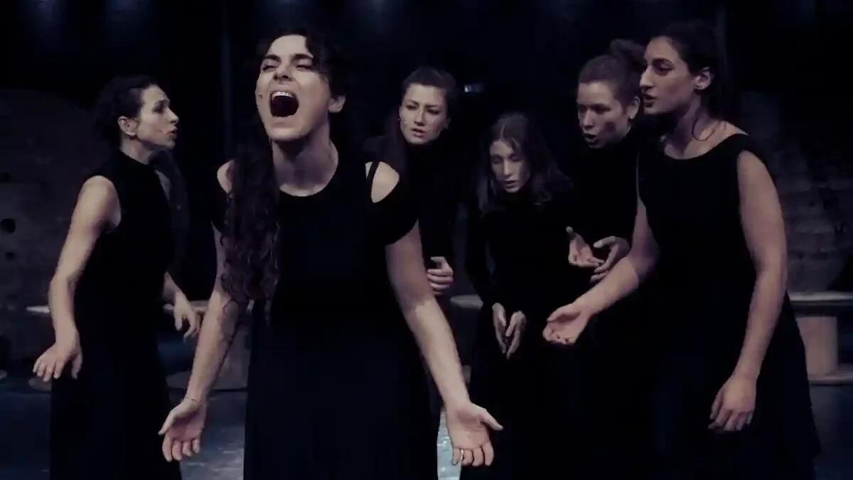 "Sette a Tebe" al Teatro di Cormons: una riflessione sulla guerra tra antico e moderno - 